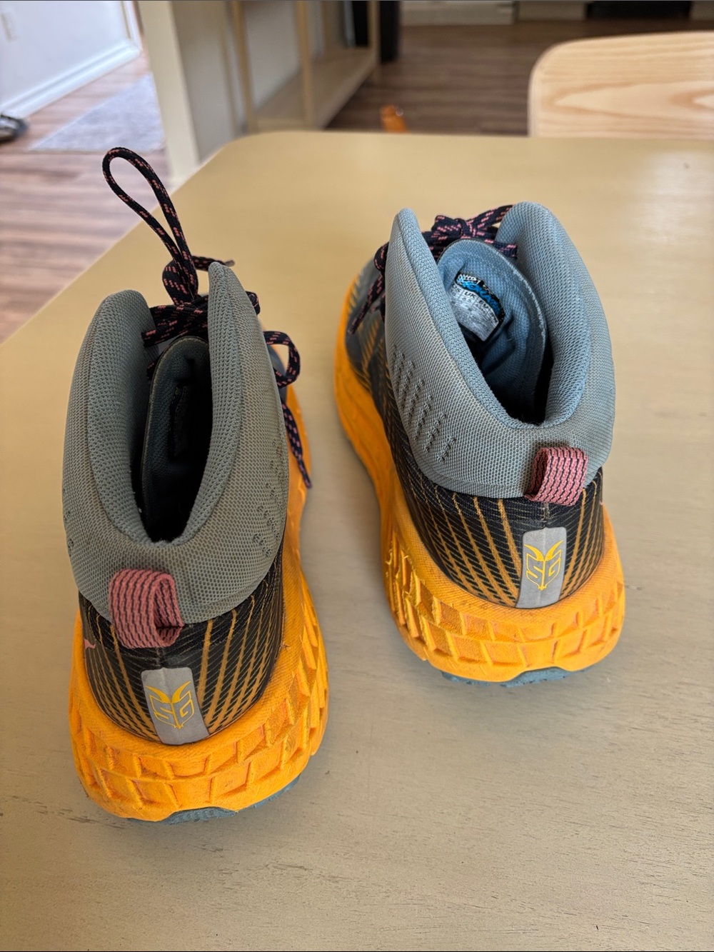Hoka One One Speedgoat Mid 2 GTX Waterproof Trail Shoes | Women’s Size 10 - Picture 10 of 12